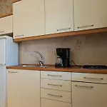 1 Bedroom Front In *