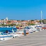 Διαμέρισμα 1 Bedroom Front In Μεντουλίν