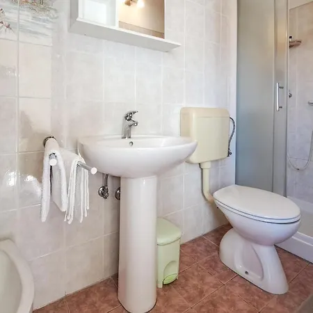 1 Bedroom Front In