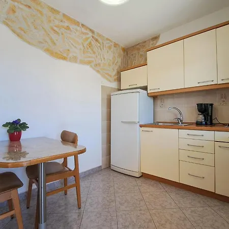 1 Bedroom Front In Medulin