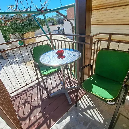 Daire 1 Bedroom Front In Medulin