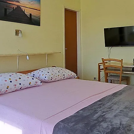 Διαμέρισμα 1 Bedroom Front In Μεντουλίν