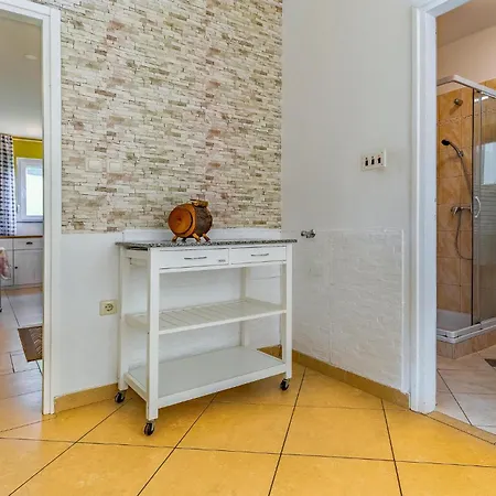 Stunning In With Wifi Apartment *
